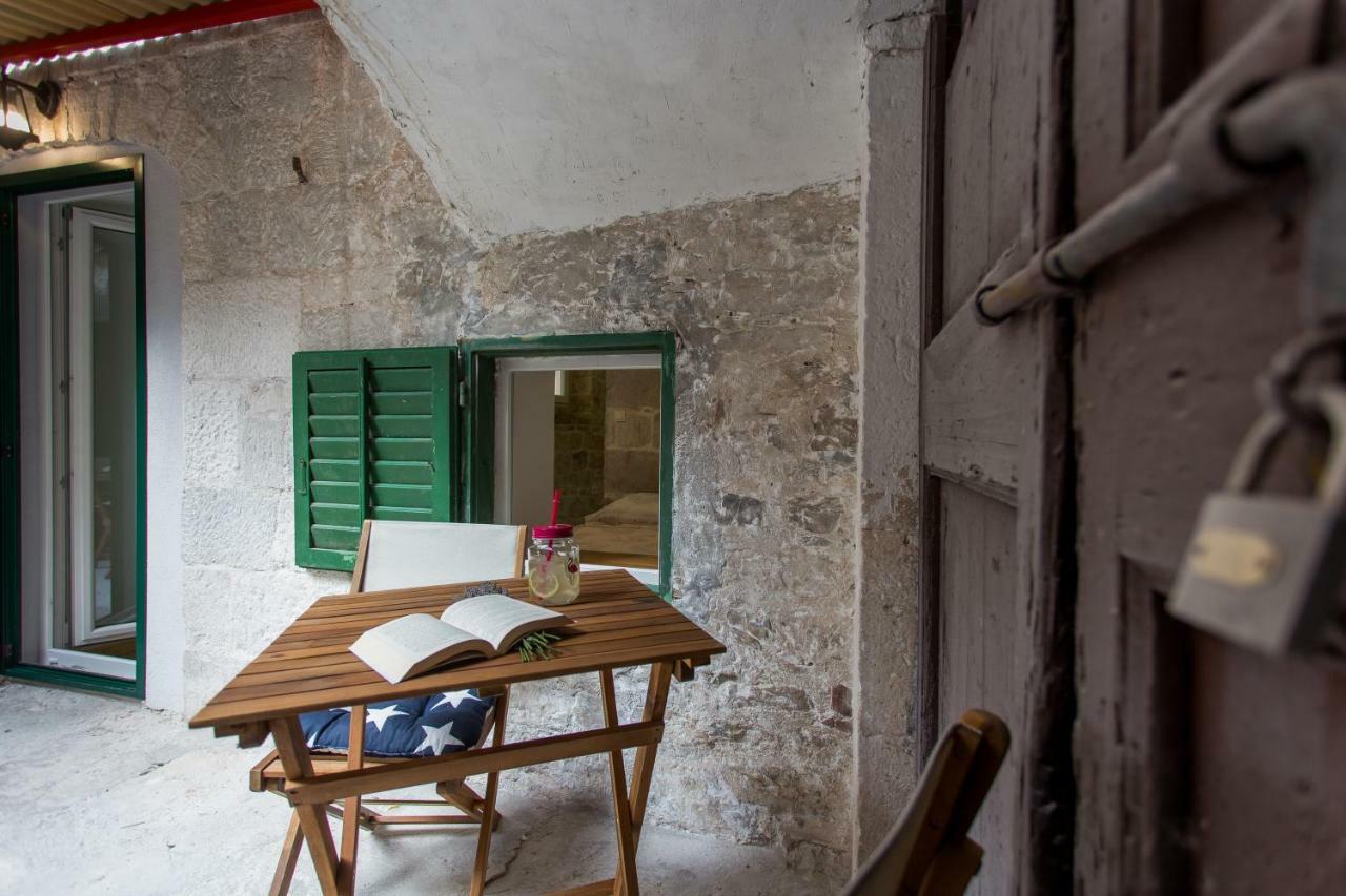 Studio Apartman "Brce" Kaštela Exterior foto