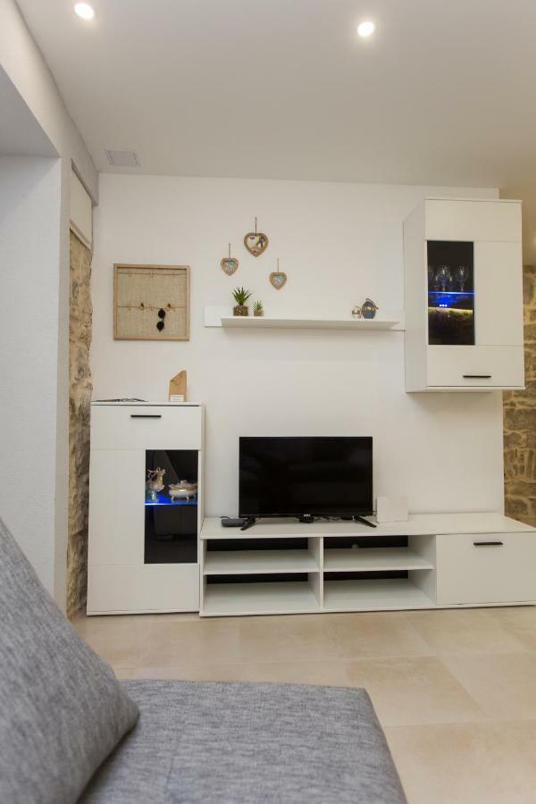 Studio Apartman "Brce" Kaštela Exterior foto